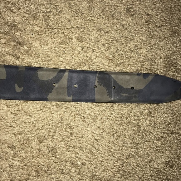 Tom Ford Reversible Belt - Picture 7 of 8